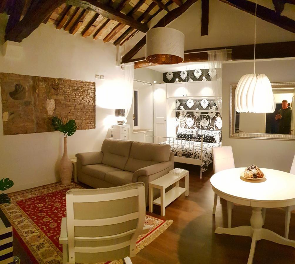 La Casa Nel Castello Villa Ostia Antica Bagian luar foto
