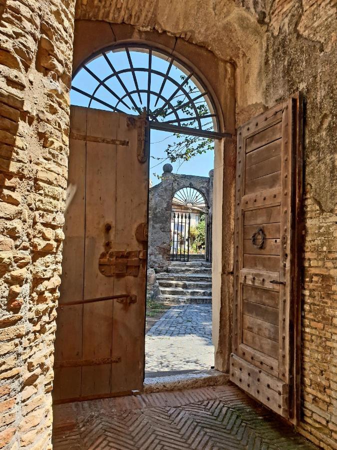 La Casa Nel Castello Villa Ostia Antica Bagian luar foto